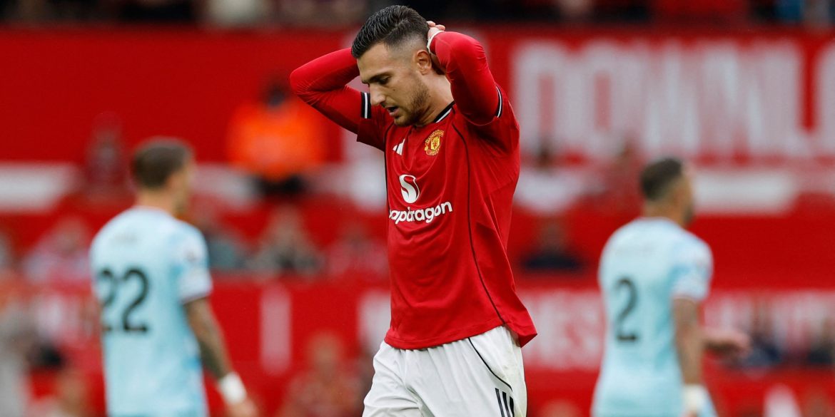 Man Utd's Diogo Dalot sends 11-word message to fan refusing to cut his hair
